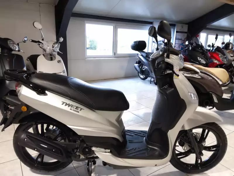 Peugeot Tweet EVO  4T Classe A 25km/h ou B 45 km/h - Photo 1