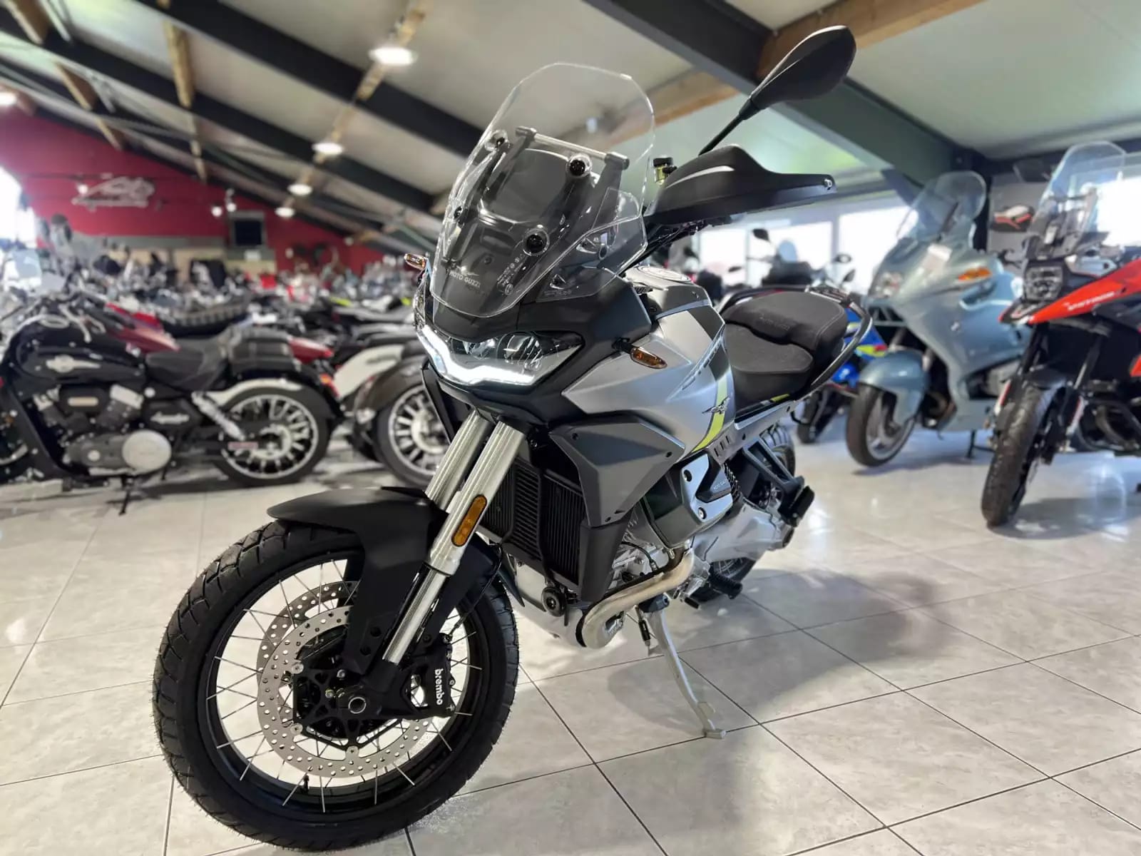 Moto Guzzi Stelvio 1000 - Photo 1