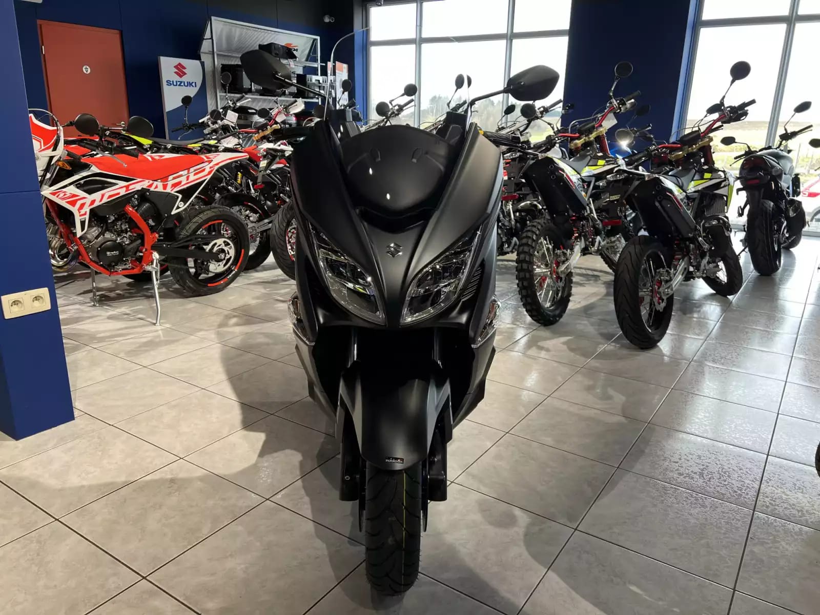 Suzuki Burgman 400 ABS - Photo 1