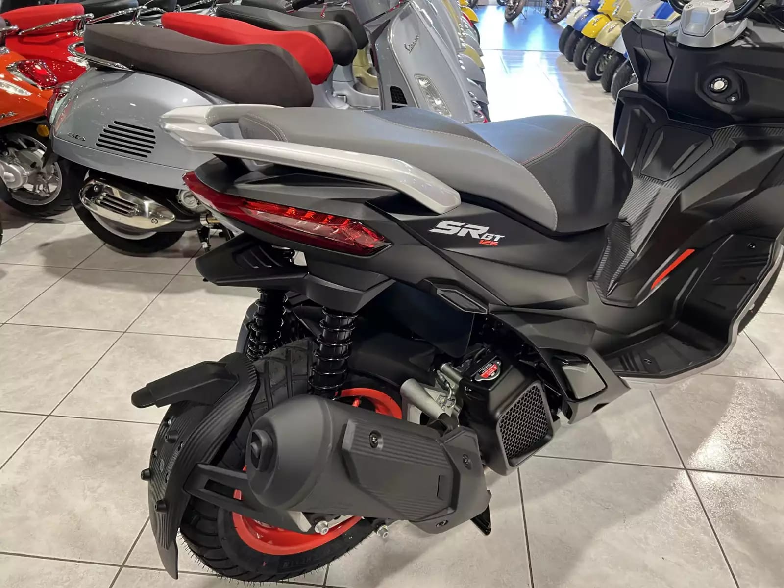 Aprilia SR 125 GT SPORT GREY BLACK - Photo 1