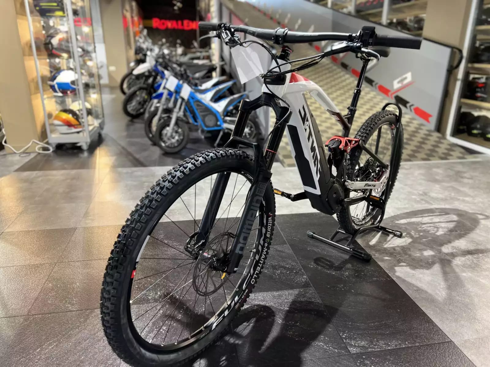 Fantic XMF 1.7 720Wh, 29''-27,5'', freins 4 pistons, 90 Nm - Photo 1