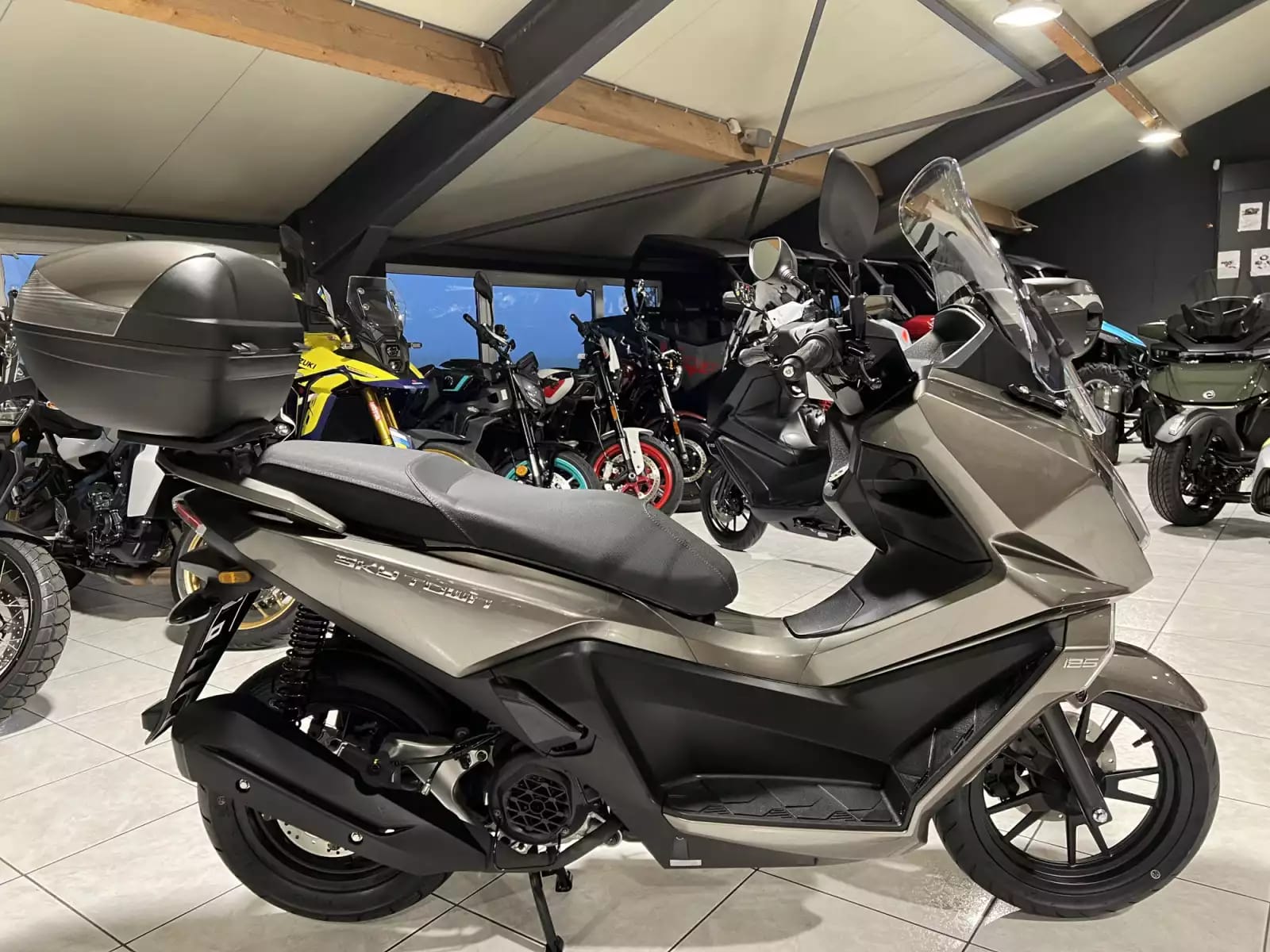 Kymco Skytown 50 - Photo 1