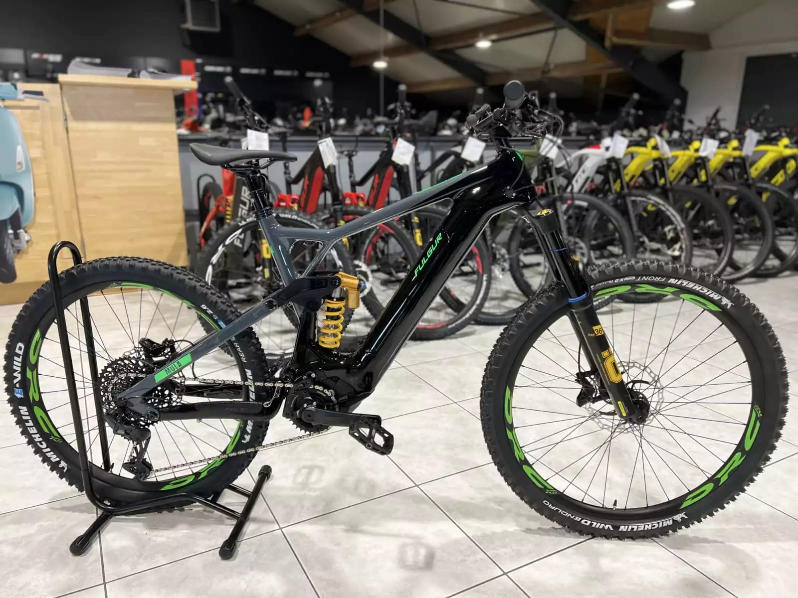 Fulgur Mula MX OHLINS GX12 6100 SW TG L  Carbone POLINI 90 Nm, taille S, M, L / 504 Wh, 12 V, 29''-27,5'', freins 4 pistons. - Photo 1