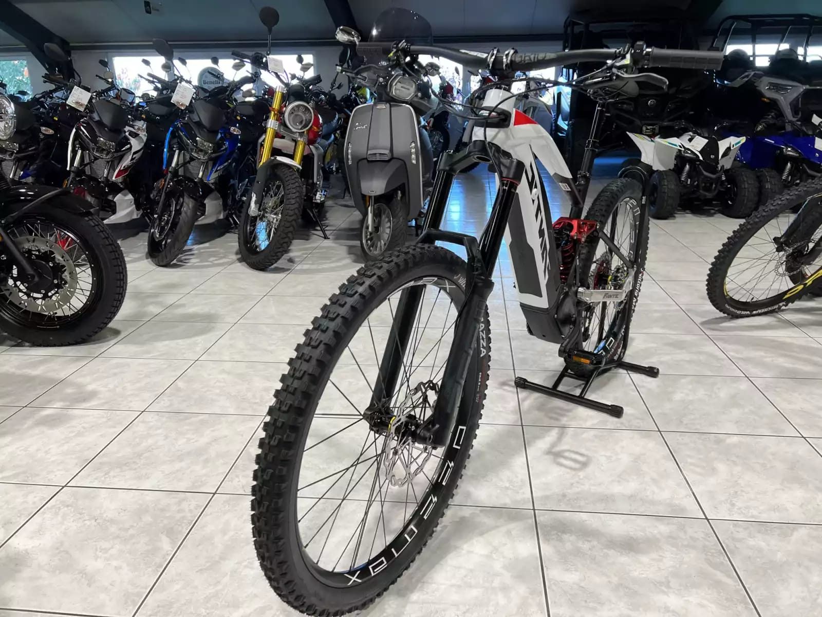 Fantic XEF 1.9 RACE 720Wh, 29''-27,5'', freins 4 pistons, 90 Nm - Photo 1