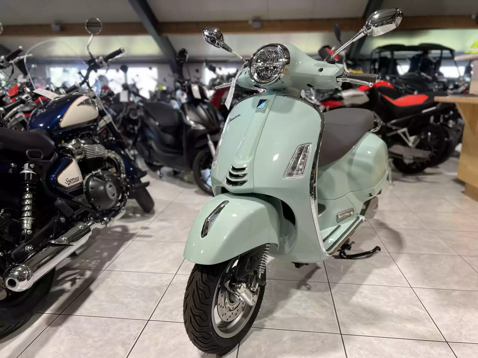 Vespa GTS 125 Classica - Photo 1
