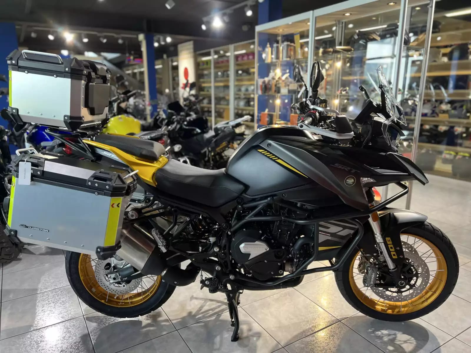 QJ Motor SRT 800 SX TOURING - Photo 1