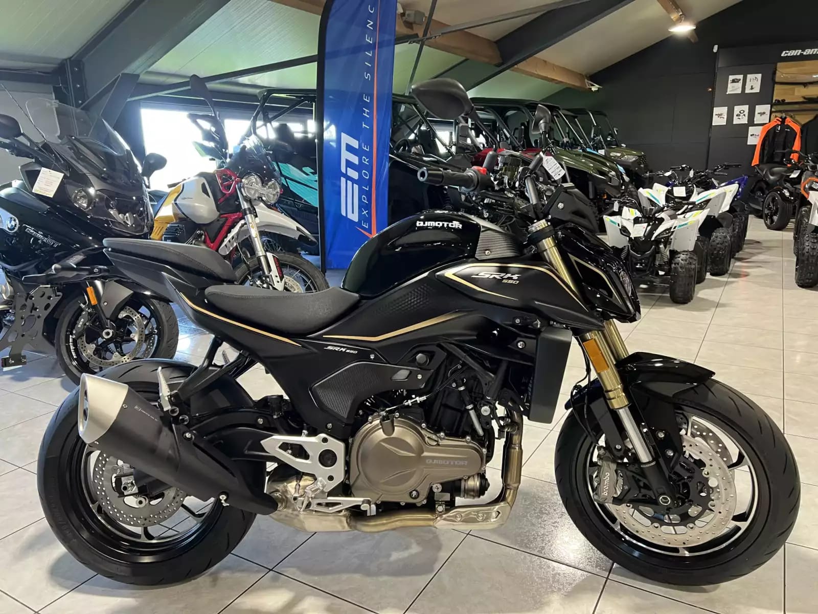 QJ Motor SRK 550 - Photo 1