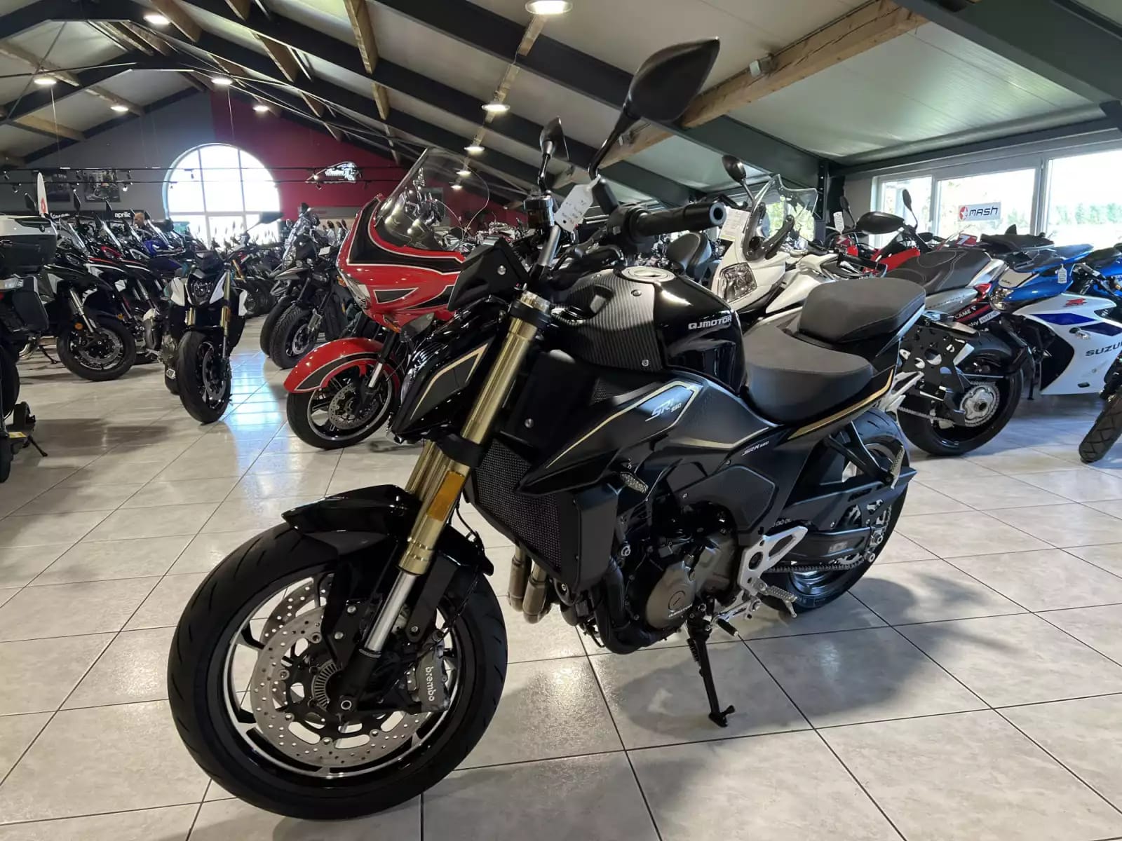 QJ Motor SRK 550 - Photo 1