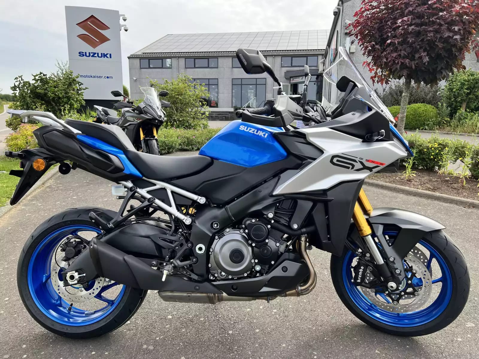 Suzuki GSX-S 1000GX - Photo 1