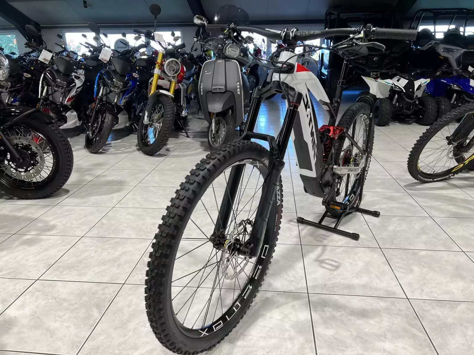 Fantic XEF 1.9 RACE L 720Wh, 29''-27,5'', freins 4 pistons, 90 Nm - Photo 1