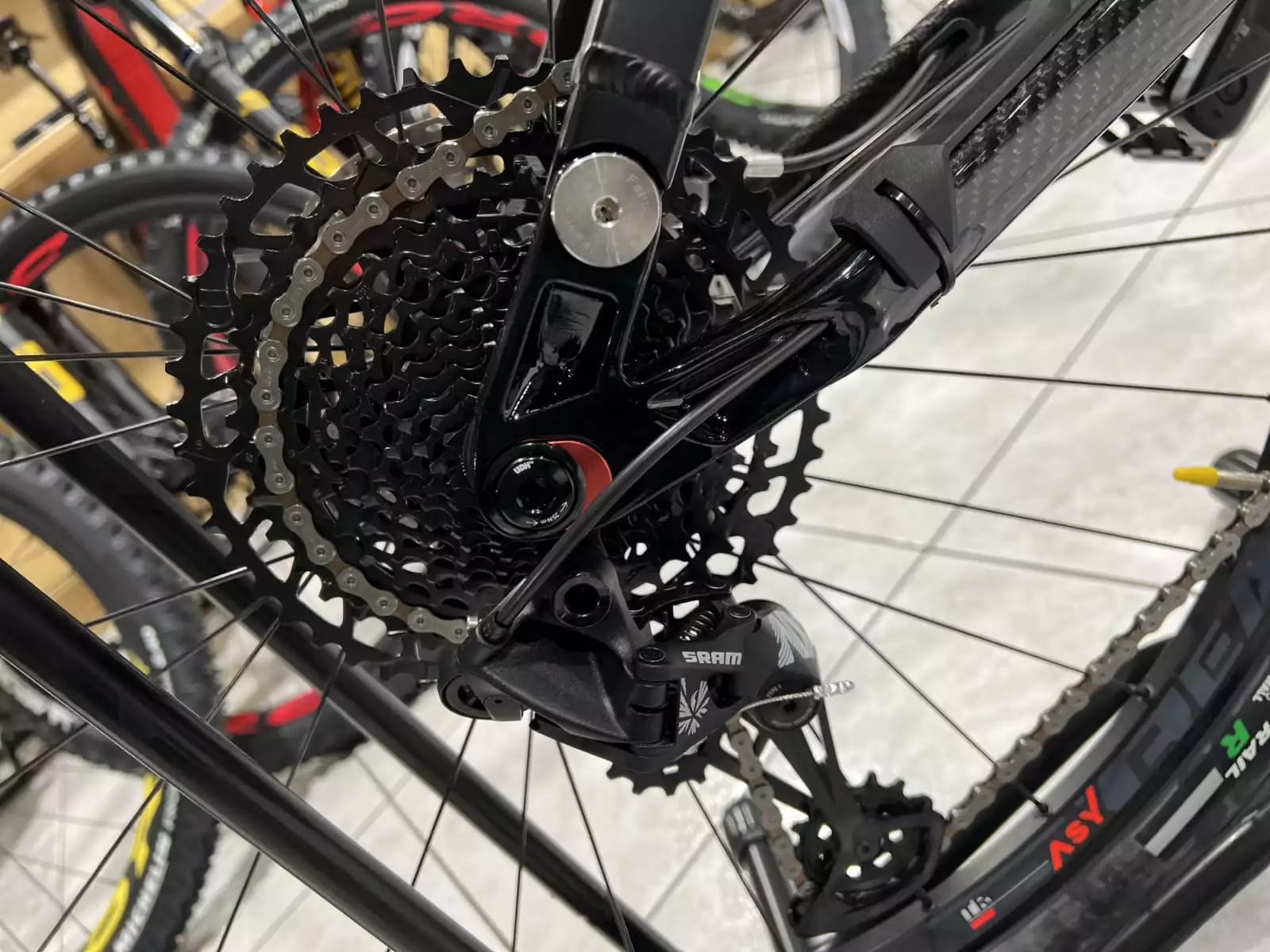 Fantic XTF 1.5 Carbon XL  720 Wh, 29''-29'', freins 2 pistons, 90 Nm - Photo 1