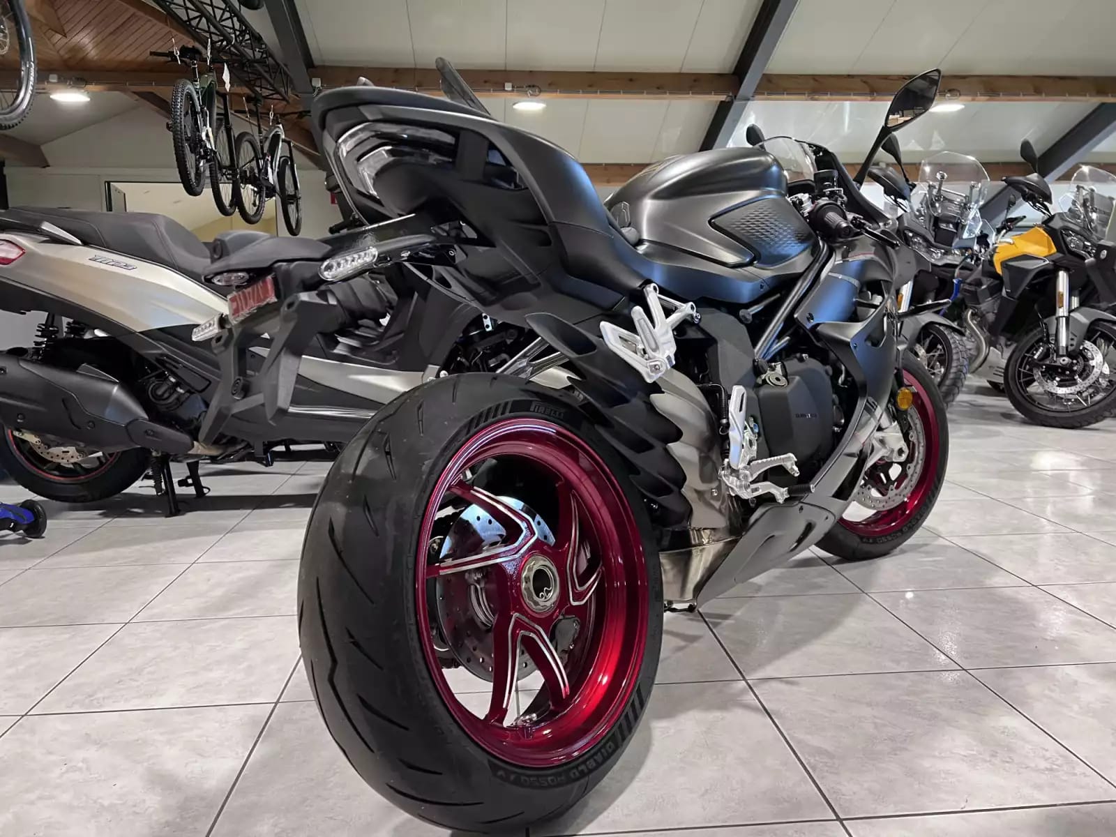 QJ Motor SRK 921 RR - Photo 1