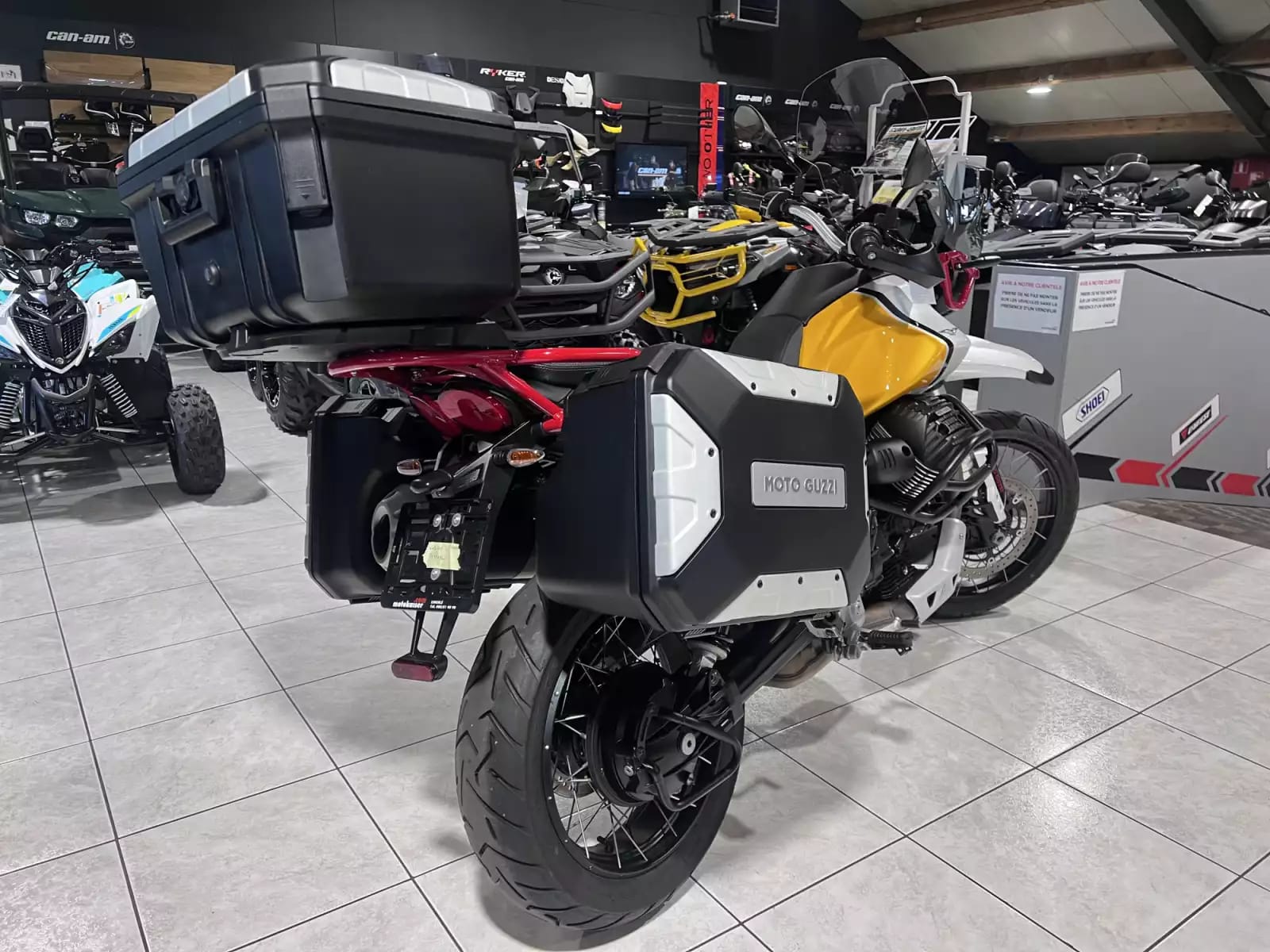 Moto Guzzi V 85 TT Evocative Jaune - Photo 1