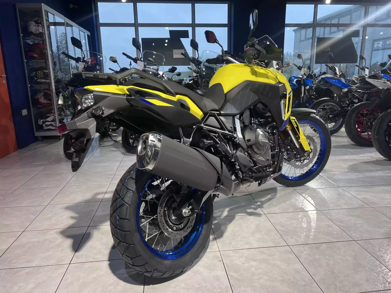 Suzuki DL VSTROM 800 DE - Photo 1