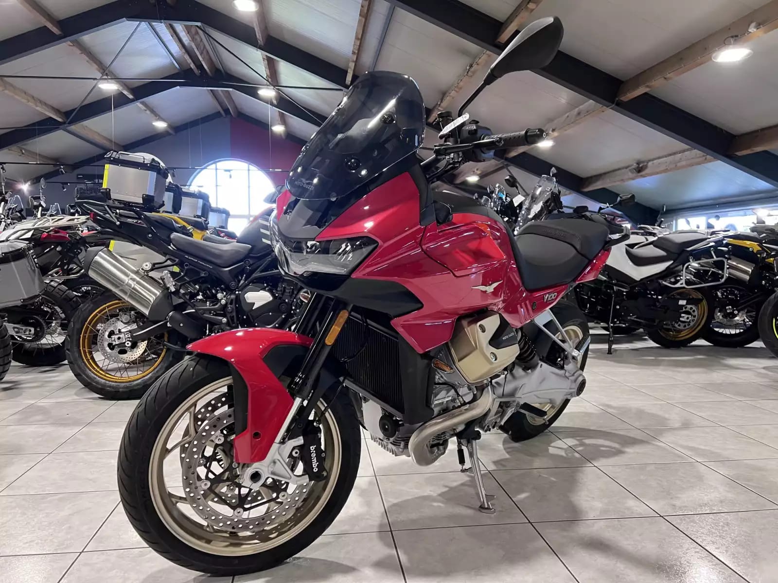 Moto Guzzi V 100 MANDELLO ROSSO MAGMA - Photo 1