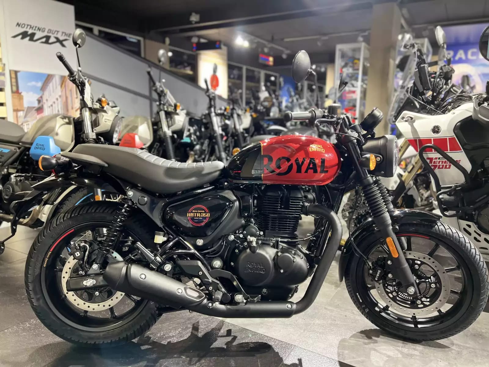 Royal Enfield Hunter 350 REBEL RED - Photo 1