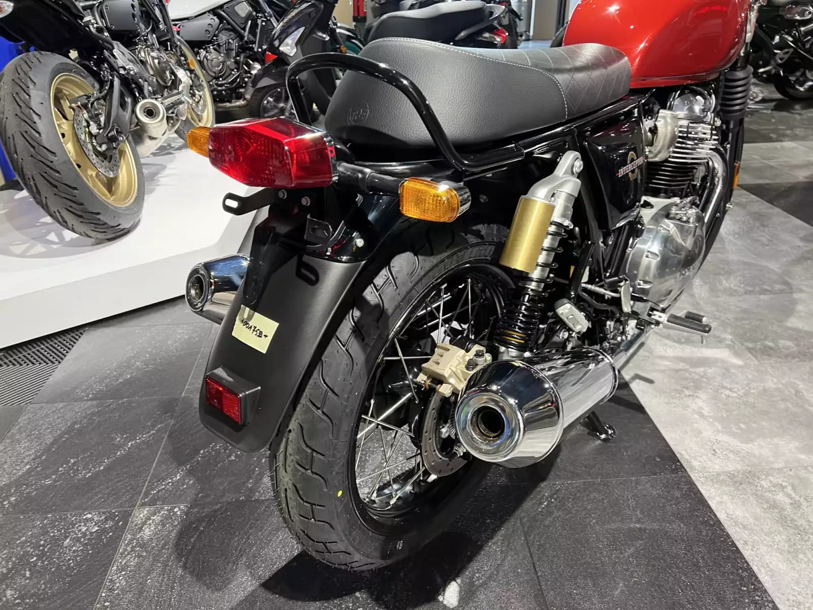 Royal Enfield Interceptor Canyon Red - Photo 1