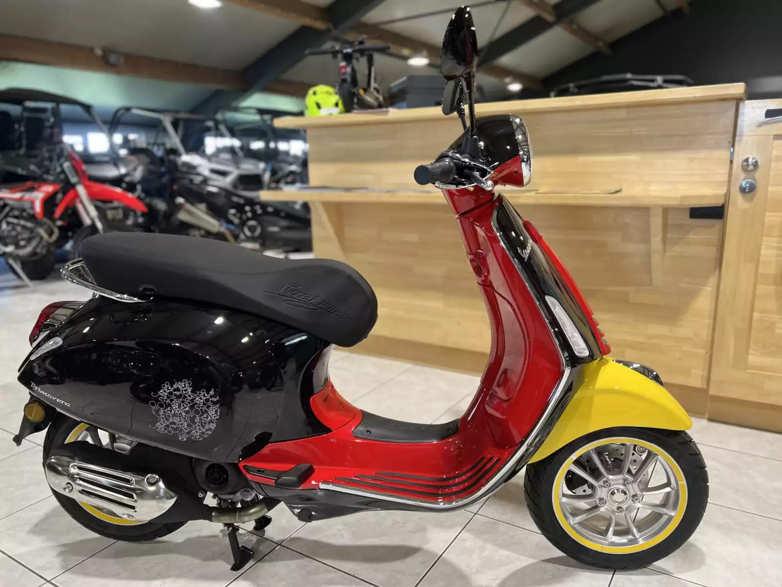 Vespa Primavera 50 Mickey Mouse Edition 4T  classe B 45 Km/h - Photo 1