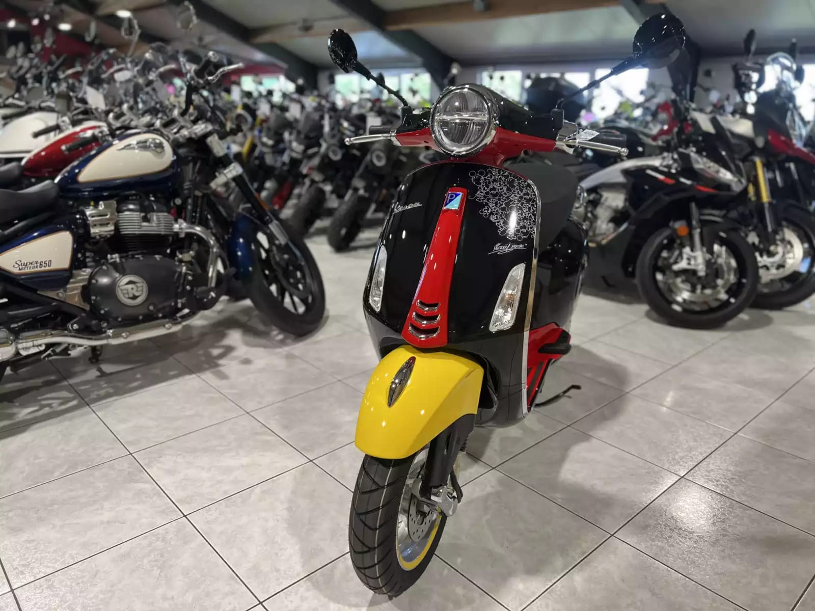 Vespa Primavera 50 Mickey Mouse Edition 4T  classe B 45 Km/h - Photo 1