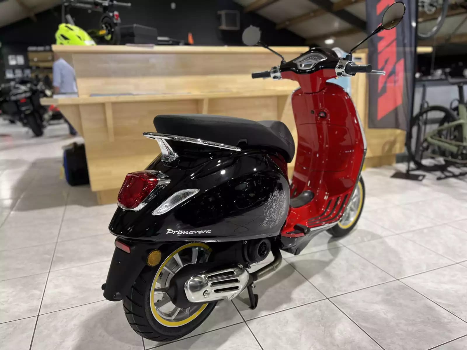 Vespa Primavera 50 Mickey Mouse Edition 4T  classe B 45 Km/h - Photo 1