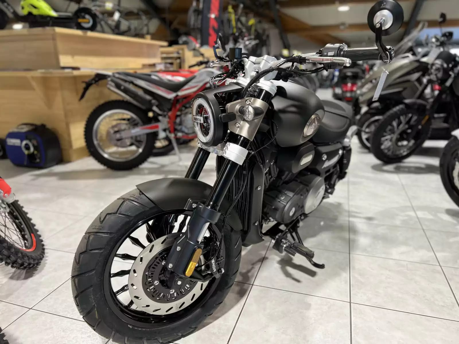 Benda Avengers 300 - Photo 1