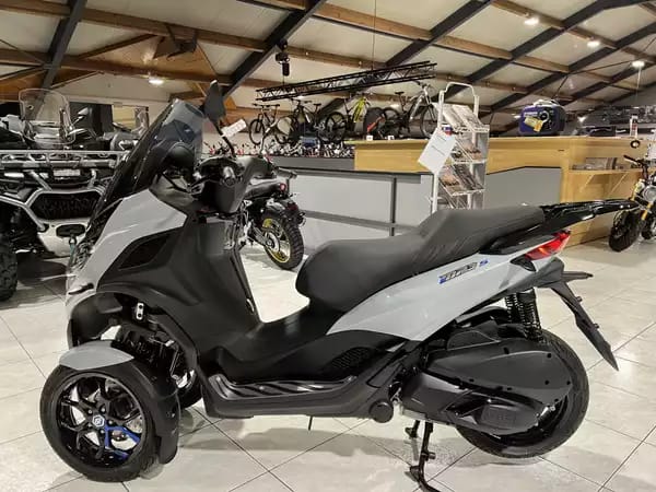 Piaggio MP3 310 SPORT - Photo 3