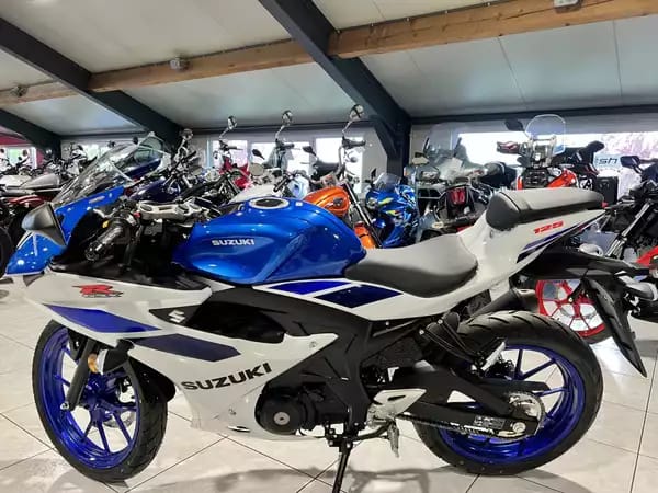 Suzuki GSX-R 125 - Photo 3
