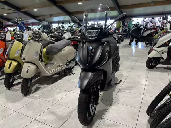 Piaggio Beverly 400 DEEP BLACK - Photo 2