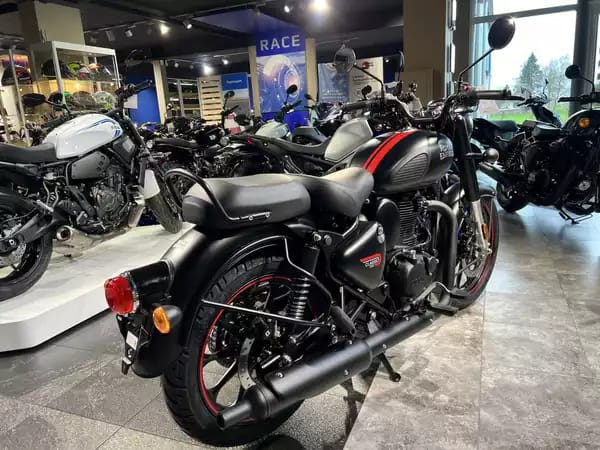 Royal Enfield Classic 350 Dark Spoke Wheels - Photo 2