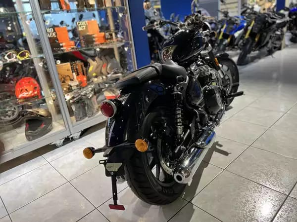 Royal Enfield Super Meteor 650 Noir Astral - Photo 2