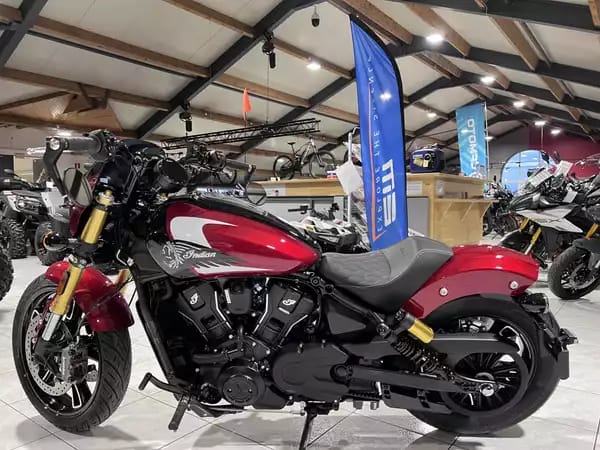 Indian 101 Scout Classic Ltd + Tech Maroon  Metallic  w/ graphics - Photo 3