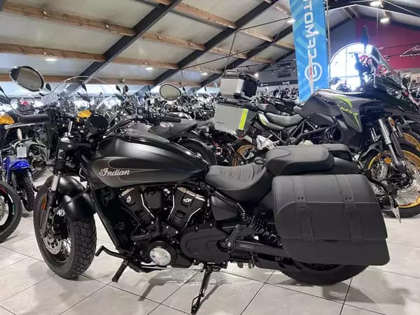 Indian Super Scout 1250 Ltd + Tech Black Smoke w/ graphics - Photo 3