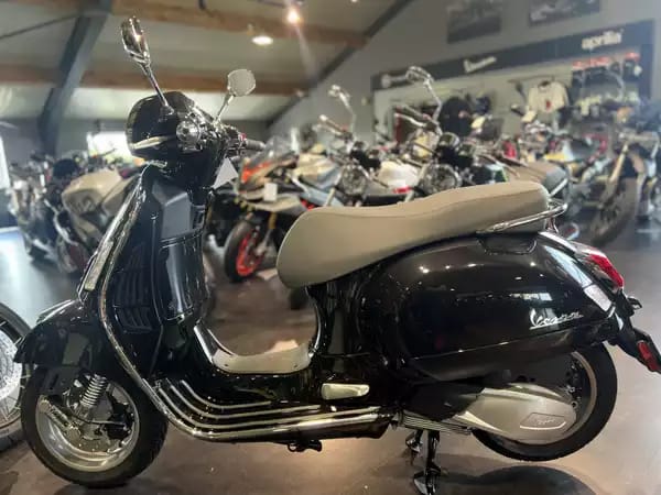 Vespa GTS 310 Classica - Photo 3