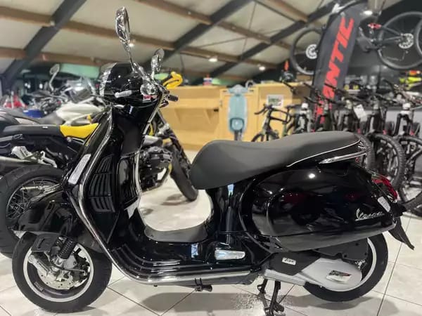 Vespa GTS Super Sport 125 - Photo 3