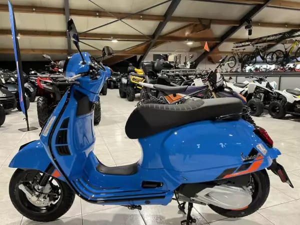Vespa GTS Super Sport 125 - Photo 3