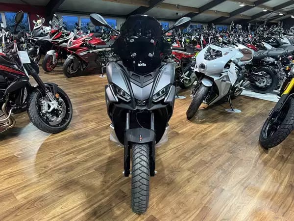 Aprilia SR 125 GT - Photo 2