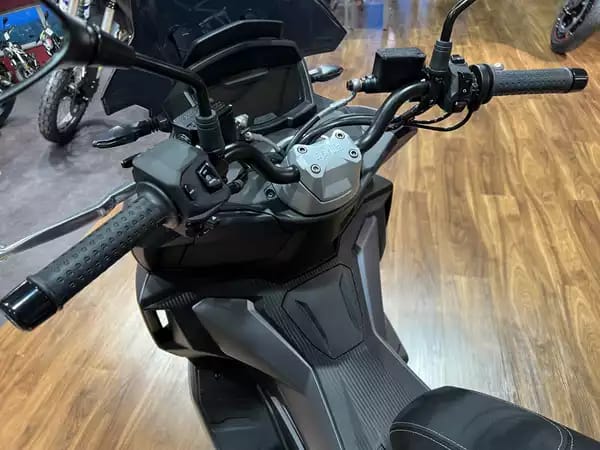 Aprilia SR 125 GT - Photo 3