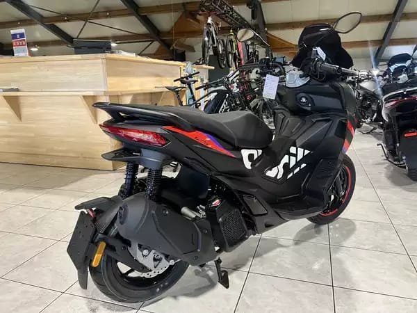 Aprilia SR 125 GT Replica - Photo 2