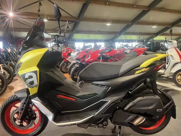 Aprilia SR 125 GT SPORT ACID GREEN - Photo 3