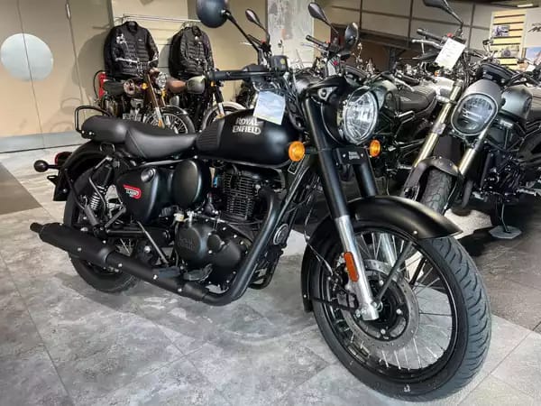Royal Enfield Classic 350 Noir furtif foncé - Photo 2
