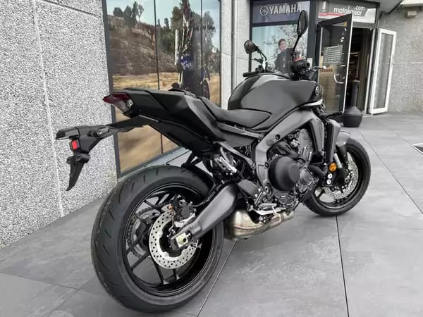 Yamaha MT-09 Y-AMT - Photo 2