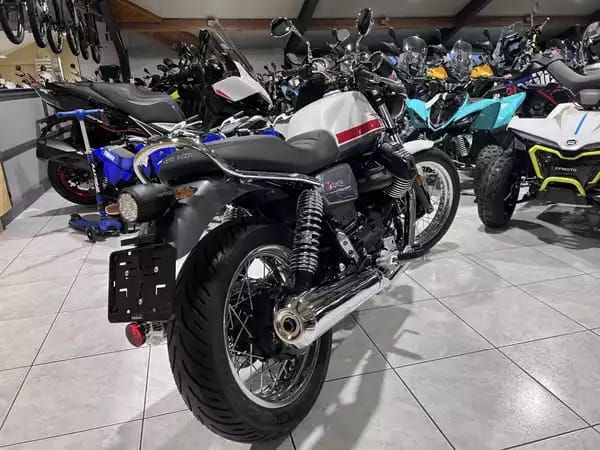 Moto Guzzi V 7 SPECIAL - Photo 2