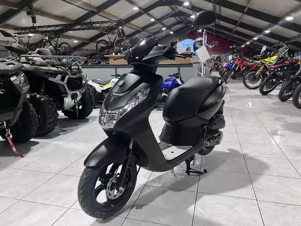 Peugeot Kisbee Black Edition CL B  45 km/h - Photo 2