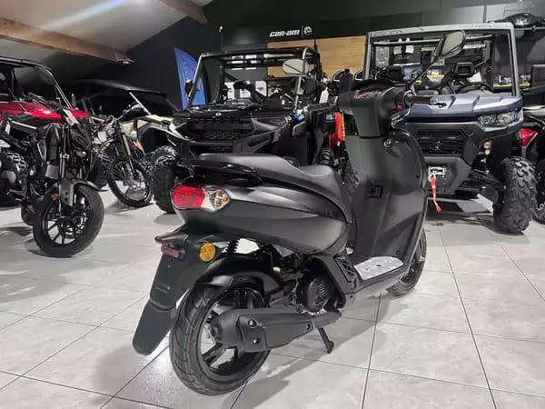 Peugeot Kisbee Black Edition CL B  45 km/h - Photo 2