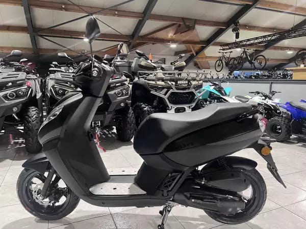 Peugeot Kisbee Black Edition CL B  45 km/h - Photo 3