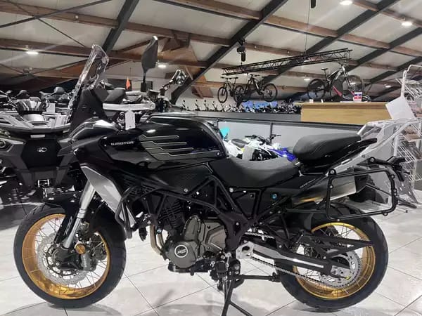 QJ Motor SRT 700 SX TOURING - Photo 3