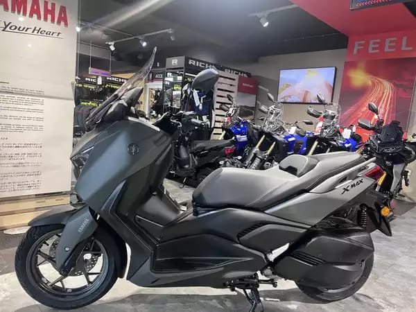 Yamaha X-Max 300 - Photo 3