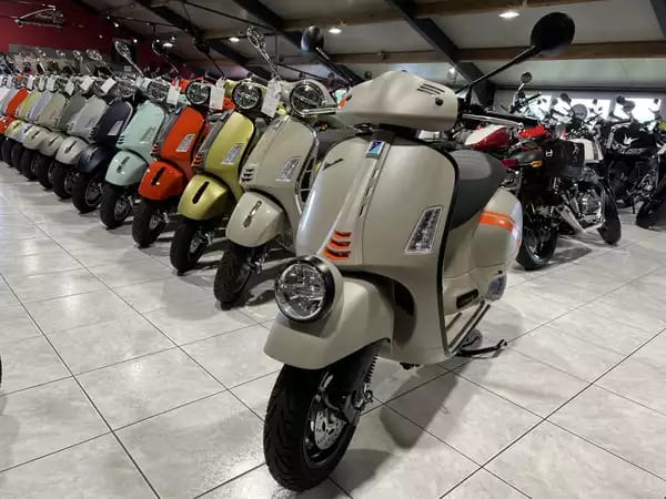 Vespa GTV 310 - Photo 2