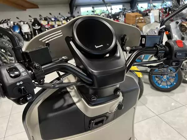 Vespa GTV 310 - Photo 3