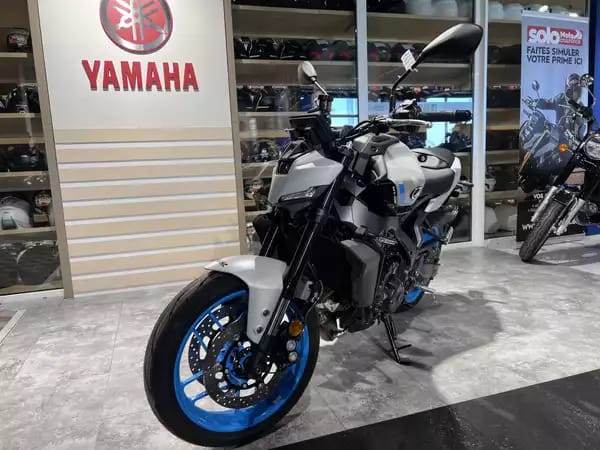 Yamaha MT-09 Y-AMT - Photo 2